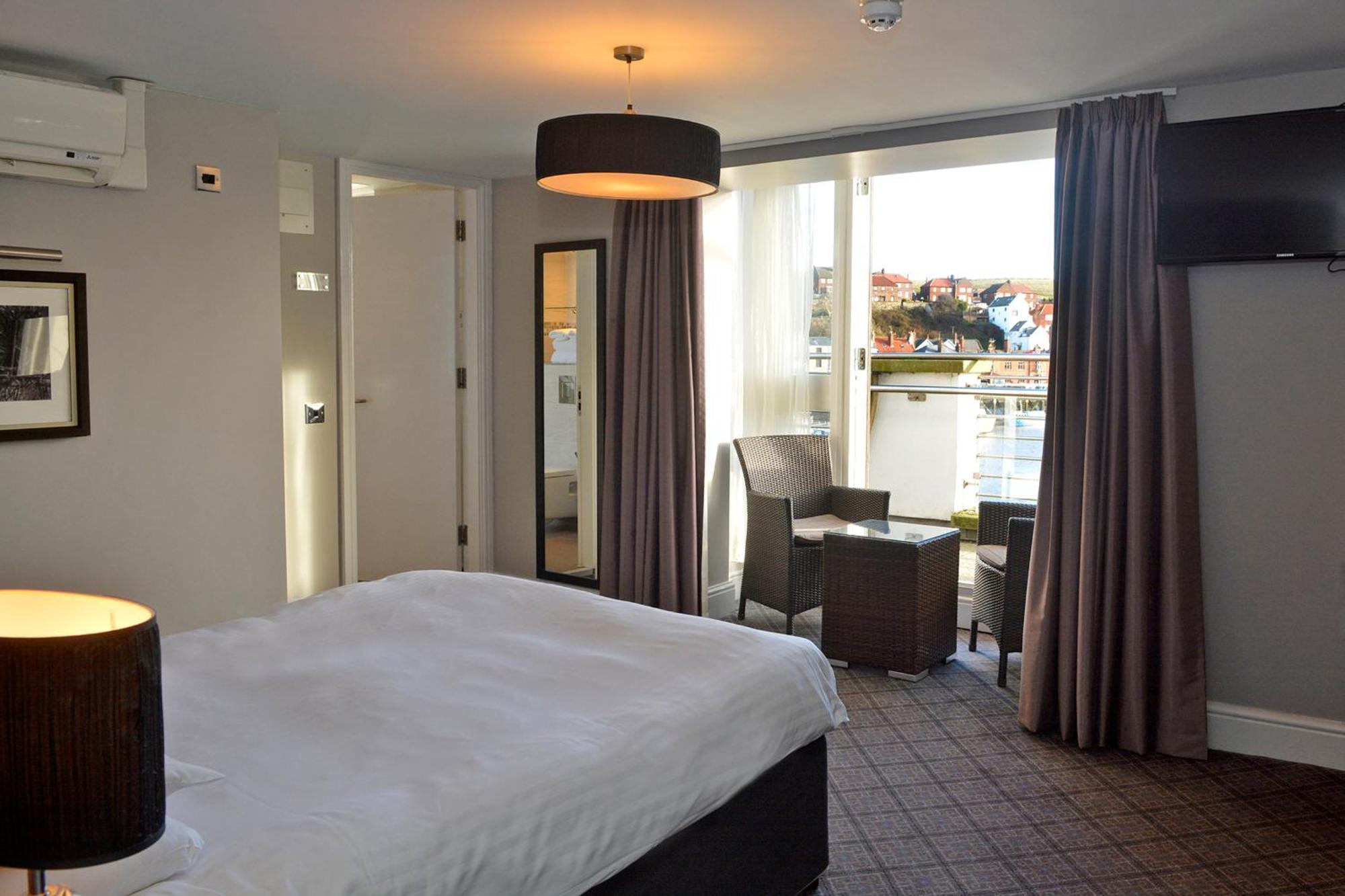 The Angel Hotel Wetherspoon ウィットビー エクステリア 写真