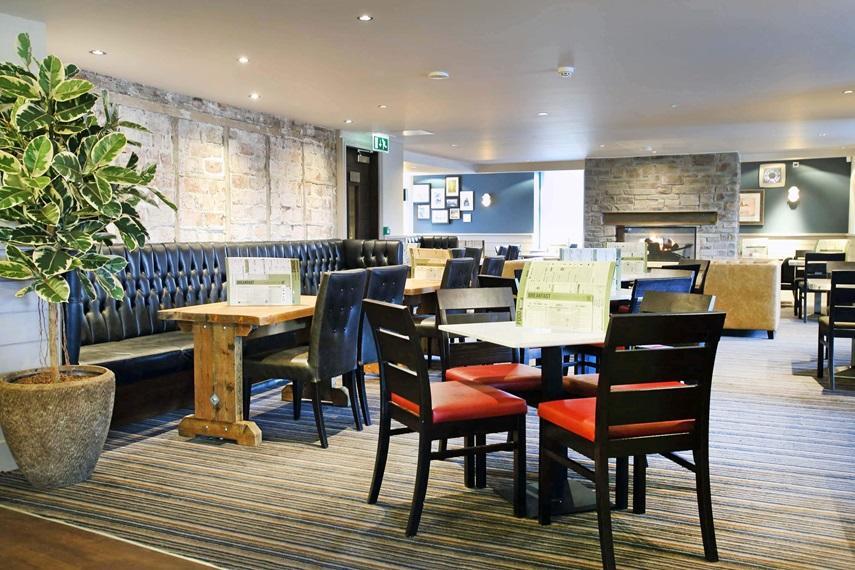 The Angel Hotel Wetherspoon ウィットビー エクステリア 写真