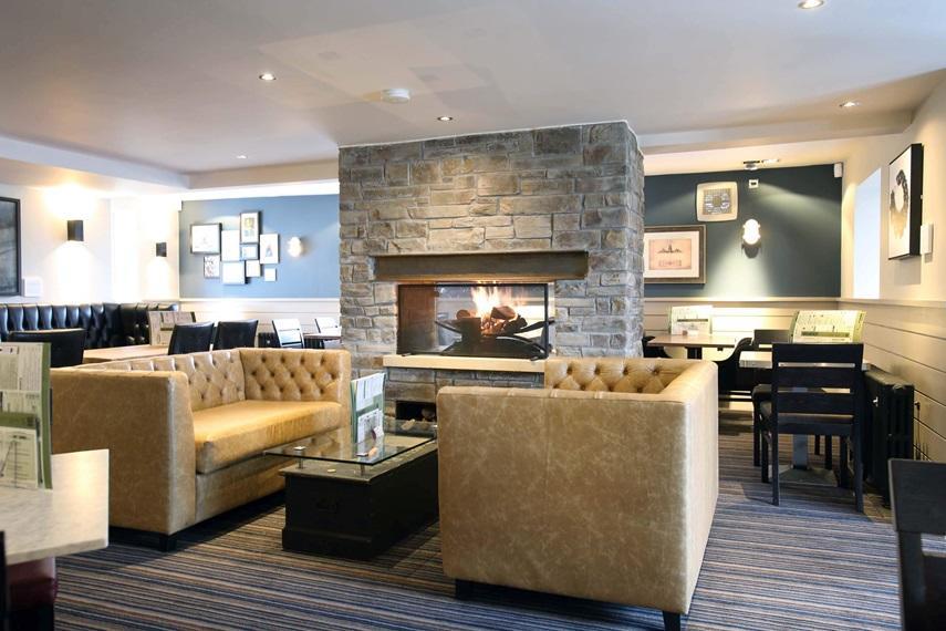 The Angel Hotel Wetherspoon ウィットビー エクステリア 写真